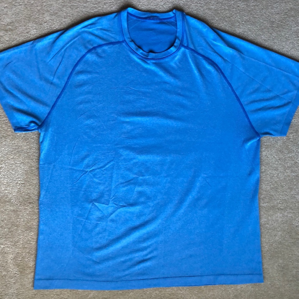 Lululemon athletica Men’s XXL Blue Short Sleeve Shirt